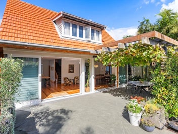 Dual Aspect Family Home on 754sqm