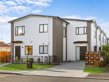 WHERE MODERN DESIGN MEETS EFFORTLESS LIVING