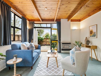 JUST PERFECT IN THE HEART OF THORNDON!