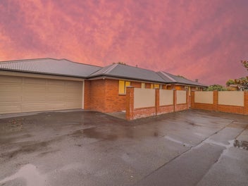 Room for the Whole Family by the Sea