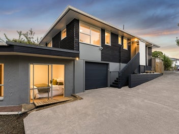 SPACIOUS FAMILY LIVING WITH POTENTIAL INCOME