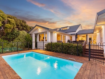 Prestigous Private Oasis & The Pool to Match