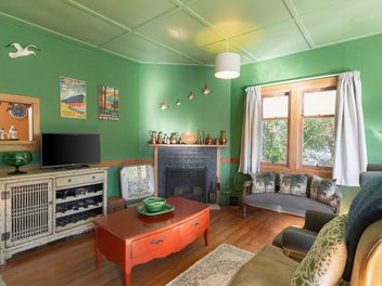 Quaint Character Cottage only a Stroll to CBD