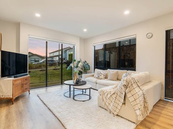 Sunny One-level Home in Milldale