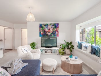 Stay Warm This Winter! -Thermal House In Glenholme