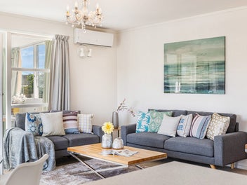 Classic Kiwi Charm, Steps to the Beach