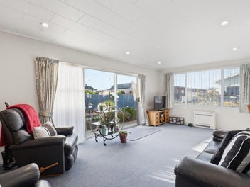 Sunny brick townhouse - low maintenance