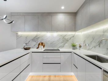 MODERN HIGH SPEC TOWNHOUSE - MOTIVATED VENDOR!