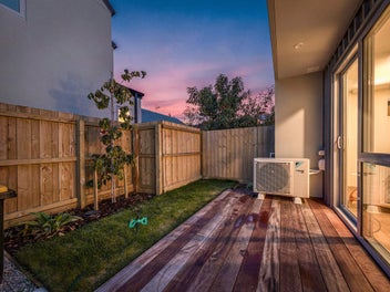 Lucky Last One Left - Downstairs ensuite