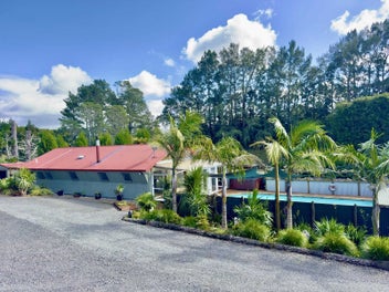 Private 3,08ha Lifestyle + Avocados, Pool & Arena