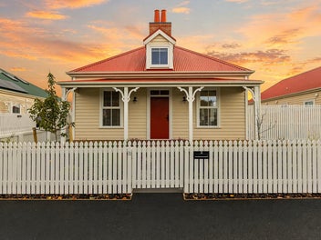 Stand alone, Storybook Cottage