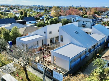 Single Level Options, Cashmere School Zoned!