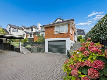 AUCTION THIS SATURDAY @11am ONSITE