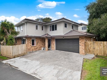 Solid Large Family Home! Two-Master-Ensuite