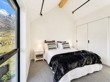 155m2 Section, Views, Fully Furnished. Really?