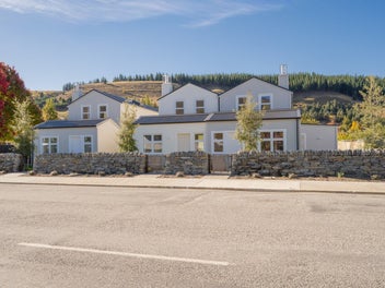 Last chance - Architectural townhouse in Clyde