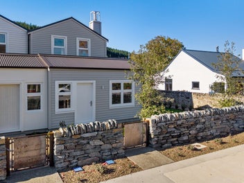 Last home available in the heart of Clyde.