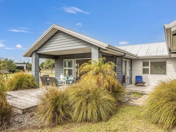 Four Beds. Sunny Corner Site. Airpark