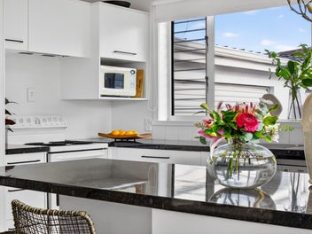 Warm, Modernised Home in a Sought After Area