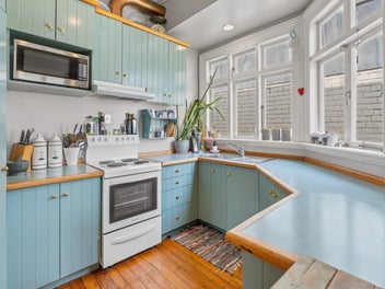 Sunny, Convenient and Full of Appeal