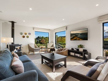 HIDDEN HILLS | ONE ACRE OF WANAKA LIFESTYLE