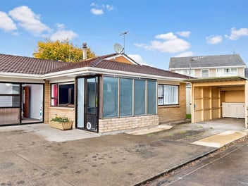 Easy Living on Riverside Drive