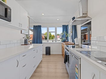 Bungalow Charm, Serious Upside