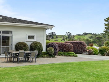 Elegant, Elevated 1930's Character Bungalow
