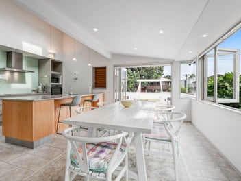 Your Dream Coastal Retreat!