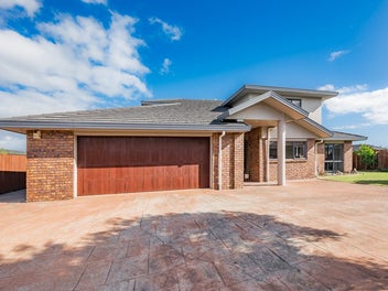 BIG BOLD MUST BE SOLD