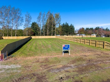 Lots 2-1016m2 section with services