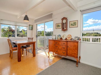 LARGE HOME, INLET VIEWS