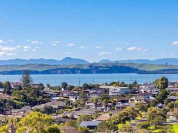 Stunning Views, Seamlessly Versatile Layouts