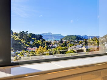 Harbour Outlook on Angle