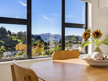Wake up to stunning Harbour views