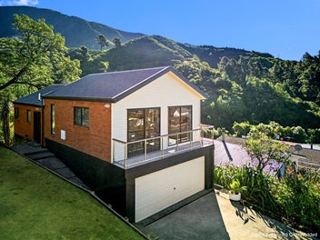 Harbour Outlook on Angle