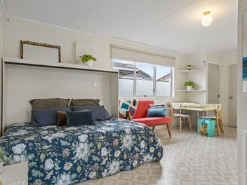 Retro Glamping (or build new)