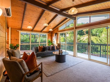 Small Lifestyle Opportunity Awaits!