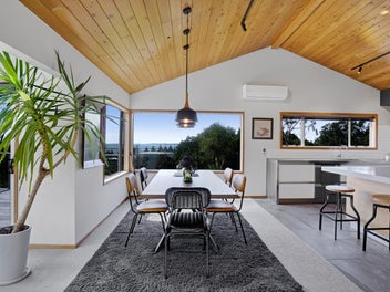 Contemporary Coastal Showstopper