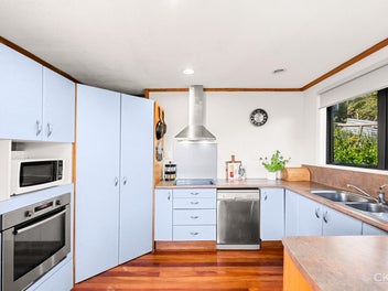 TREEHOUSE LIVING, HARBOUR VIEWS