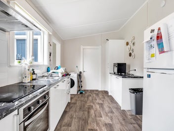 Convenient Family Living on Pitt Street