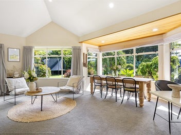 Large-scale living with subdivision potential