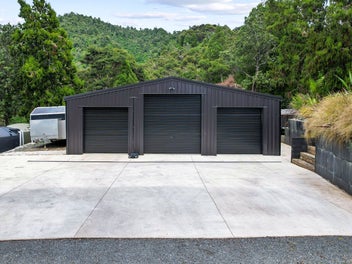 Modern Hilltop Haven