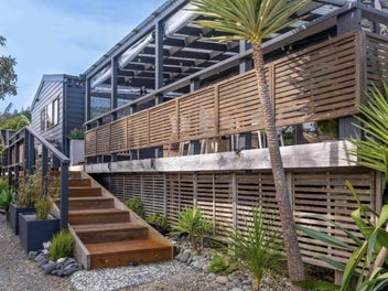 Stunning Hokianga Harbour Retreat