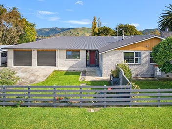 Family- sized Living with Studio Flexibility