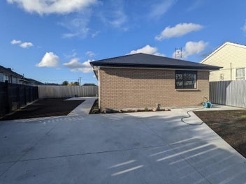 Image 1 of 18