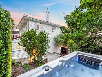 A DISTINGUISHED MISSION BAY RESIDENCE