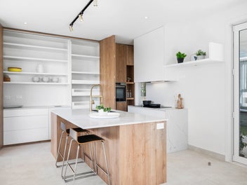 Modern Family Living with Stylish Indoor-Outdoor