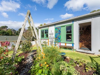 Coastal Garden Sanctuary Raumati South