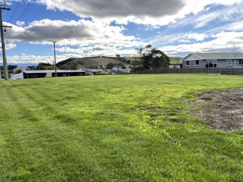 Image 1 of 6
